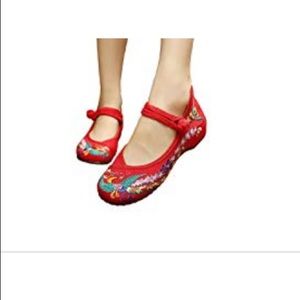 BNWT Chinese embroidered flats